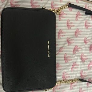 black michael kors jet set bag